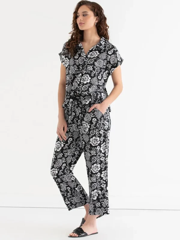 Ricki's Tees & Tanks*Classic Fit Linen Button Up Top