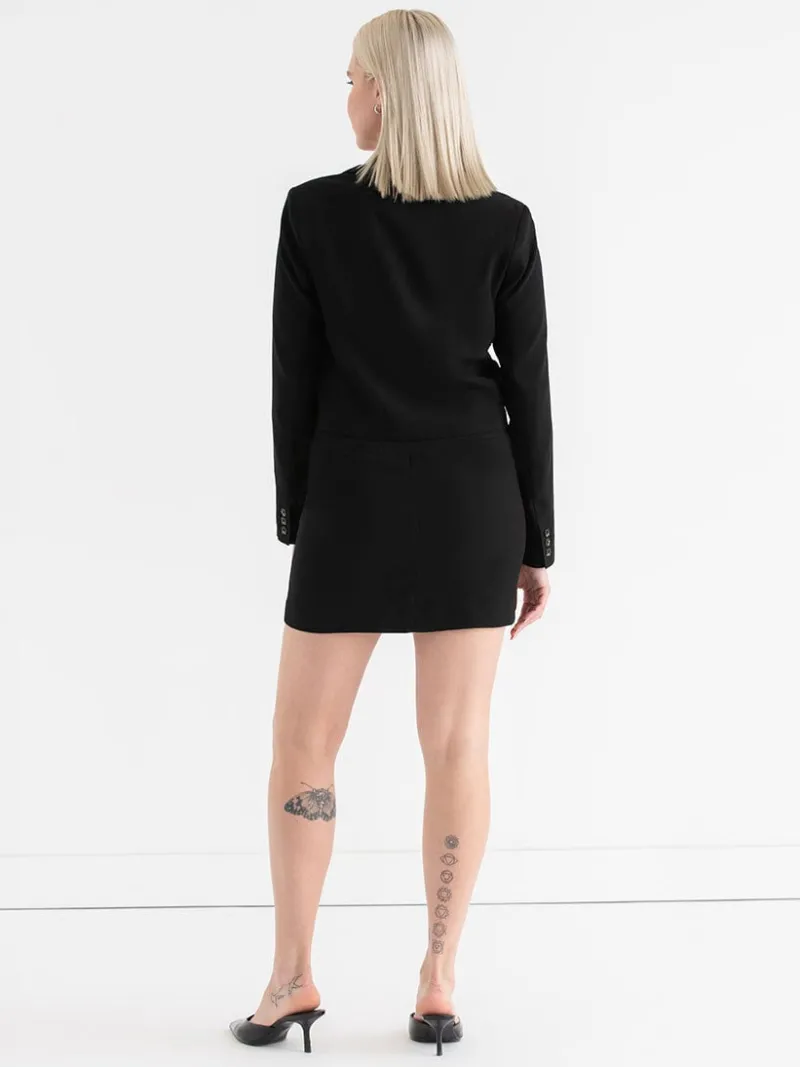 crop_blazer_in_crepe_3-1.webp Ricki's Blazers*Crop Blazer in Crepe