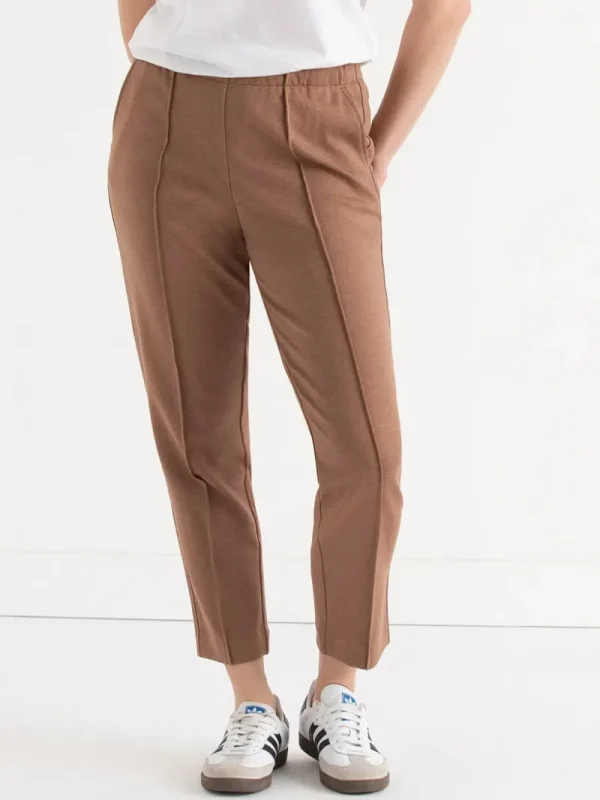 Ricki's Pants*Double Knit Tapered Leg Ankle Pant