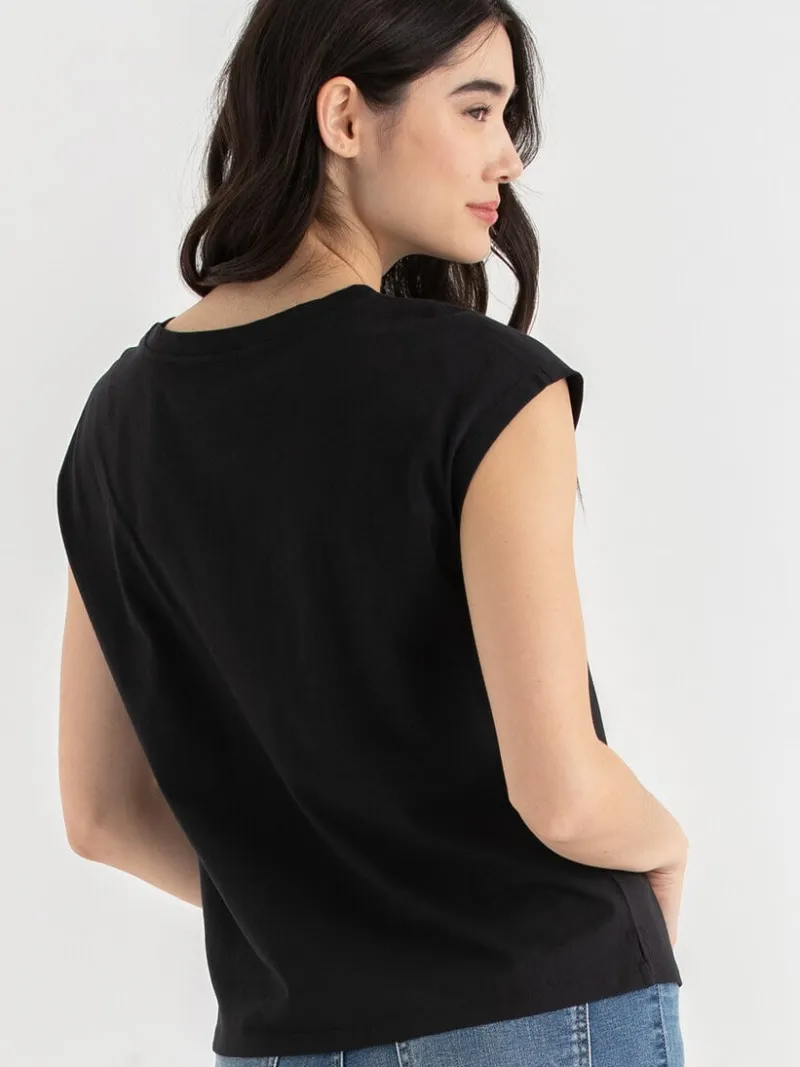 extended_sleeve_tee_4-1.webp Ricki's Tees & Tanks*Extended Sleeve Tee