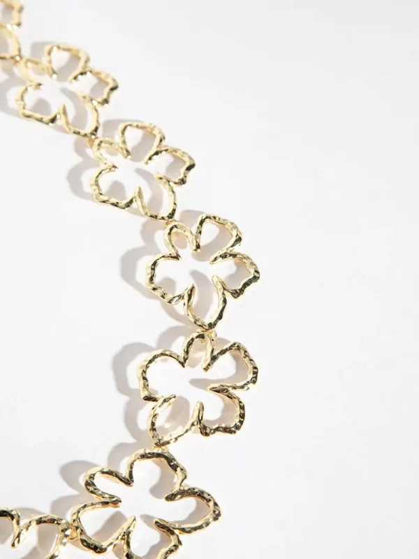 Ricki's Necklaces*-Plated Hollow Flower Necklace
