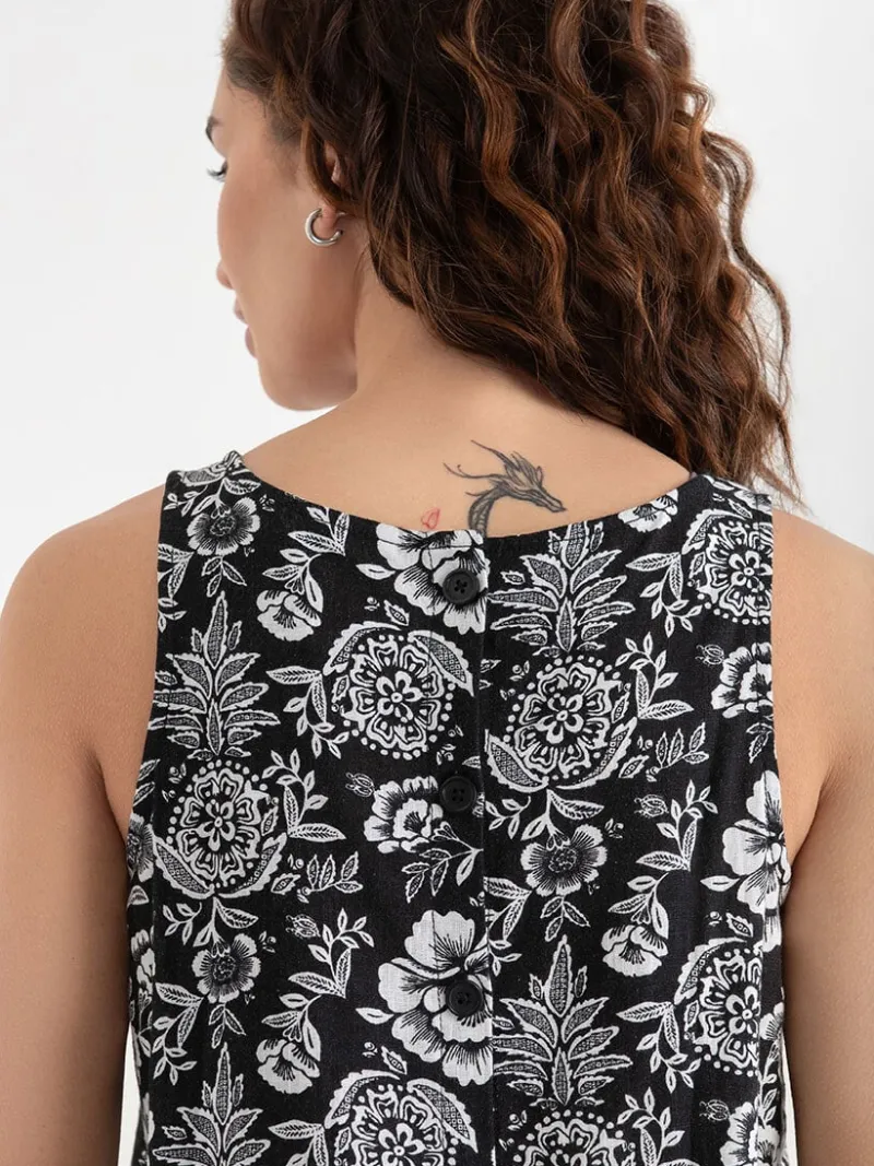 linen_tank_with_back_butt_1-5.webp Ricki's Tees & Tanks*Linen Tank with Back Buttons