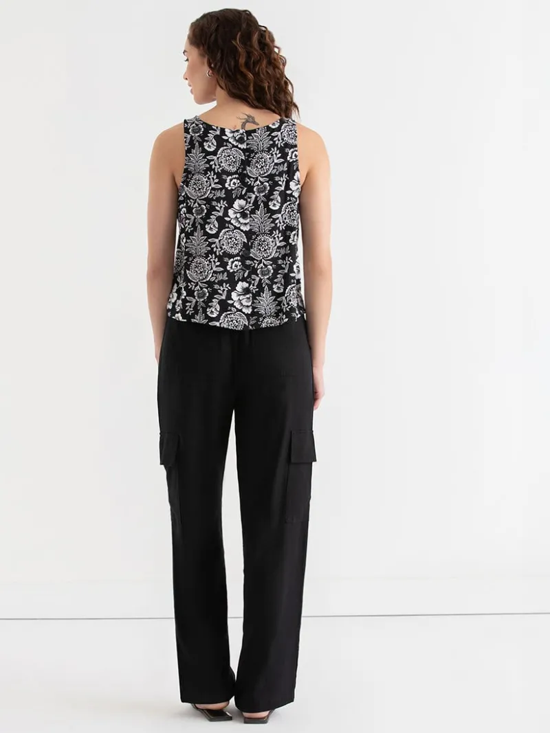 linen_tank_with_back_butt_3-5.webp Ricki's Tees & Tanks*Linen Tank with Back Buttons