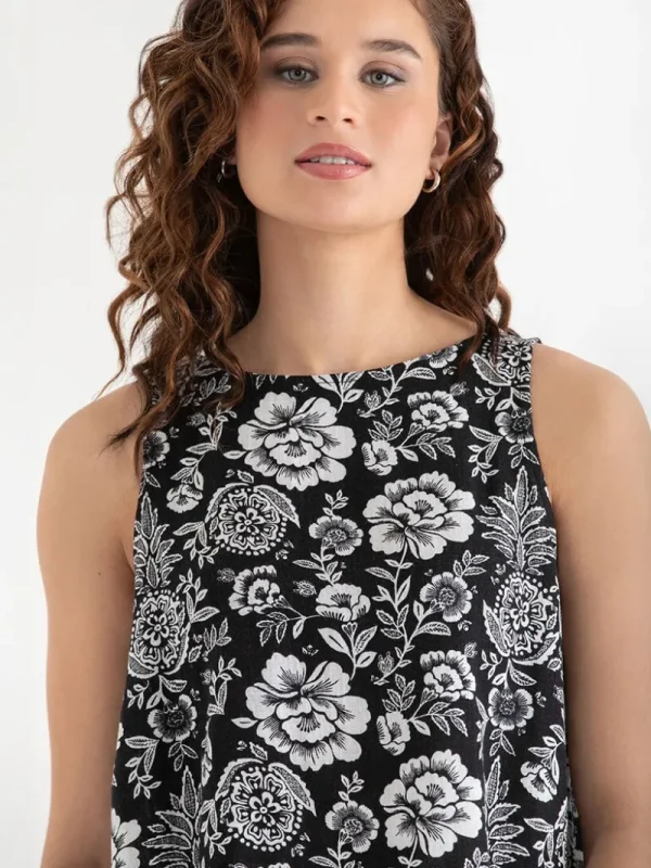 Ricki's Tees & Tanks*Linen Tank with Back Buttons