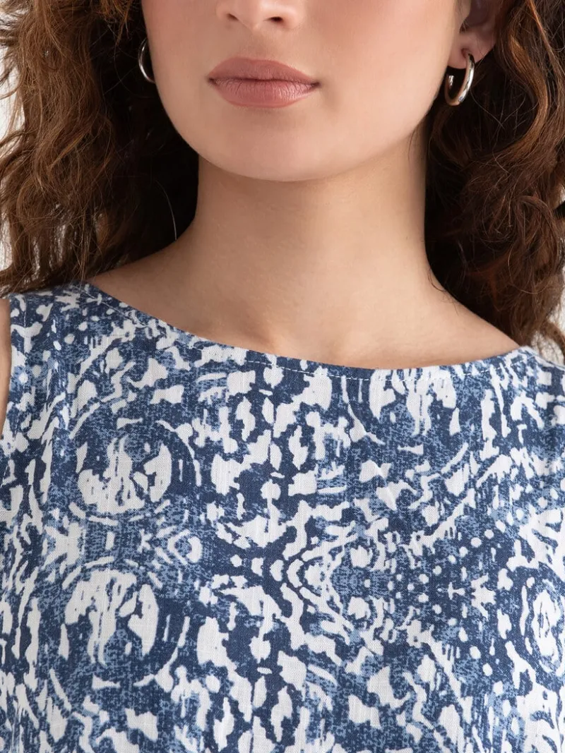 linen_tank_with_back_butt_5-7.webp Ricki's Tees & Tanks*Linen Tank with Back Buttons