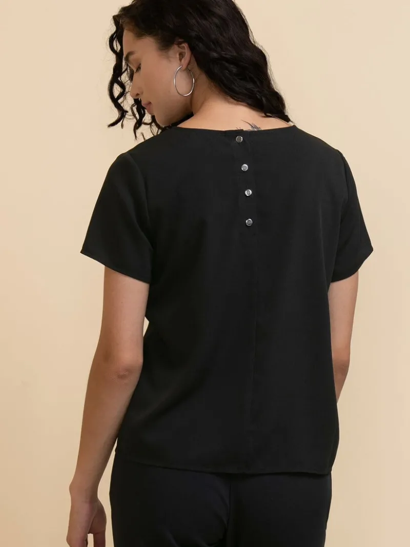 lydia_short_sleeve_backbu_2-1.webp Ricki's Shirts & Blouses*Lydia Short Sleeve Back-Button Blouse