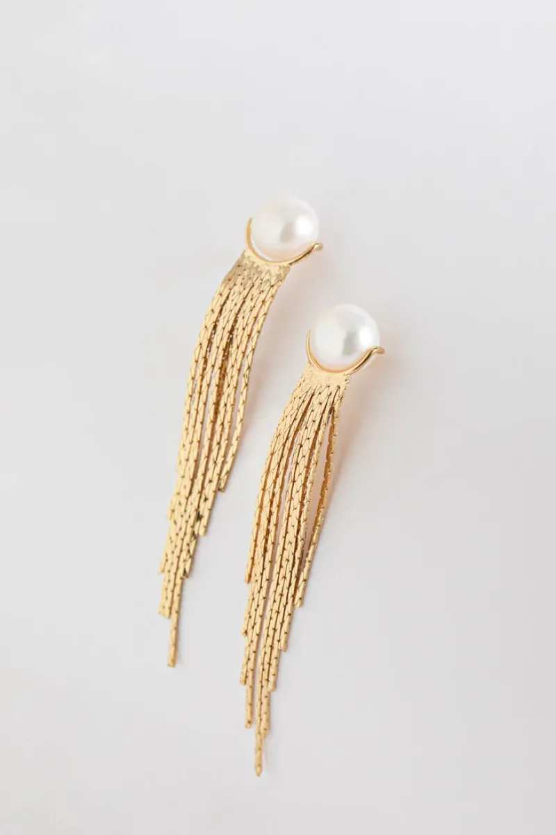pearl_earrings_with_metal_0.webp Ricki's Earrings*Pearl Earrings with Metal Tassels