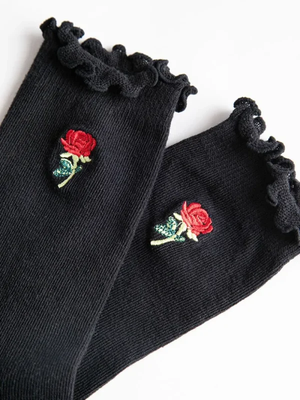 Ricki's Socks*Rose Embroidered Crew Socks
