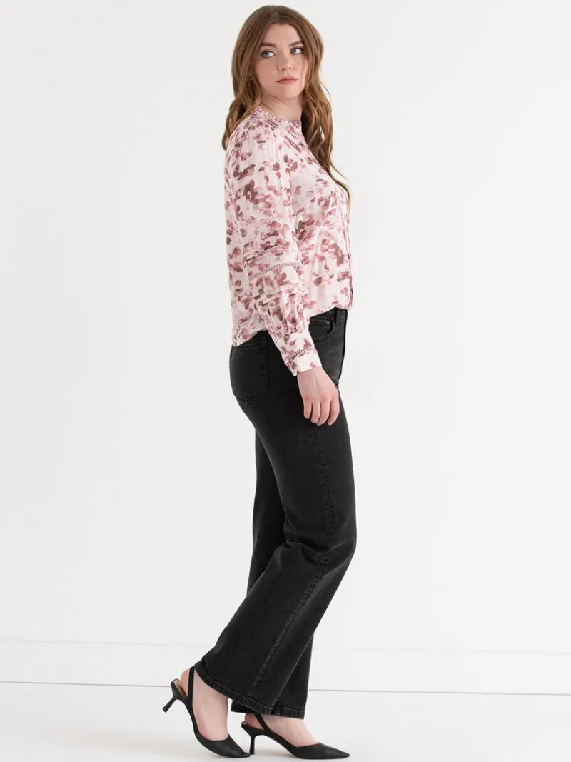 ruffle_neck_pinktuck_blou_3-1.webp Ricki's Shirts & Blouses*Ruffle Neck Pinktuck Blouse