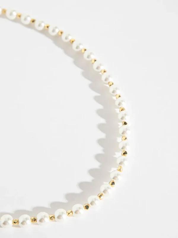 Ricki's Necklaces*Short Pearl & Metal Necklace