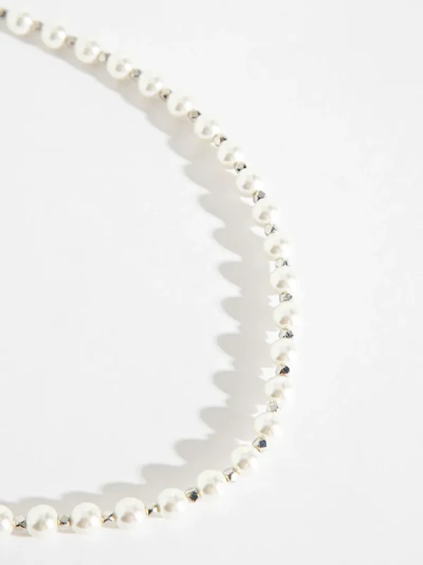 Ricki's Necklaces*Short Pearl & Metal Necklace