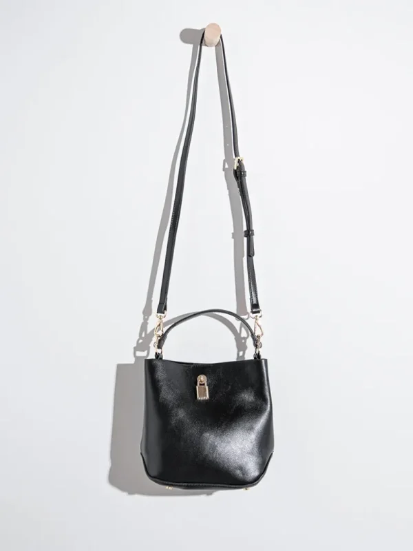 Ricki's Bags & Purses*Small Bucket Bag