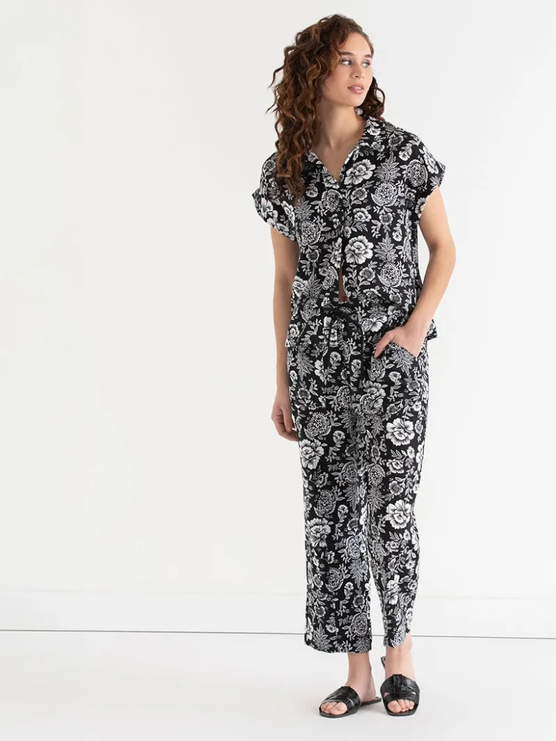 viscose_linen_pullon_crop_1.webp Ricki's Pants*Viscose Linen Pull-On Cropped Pant