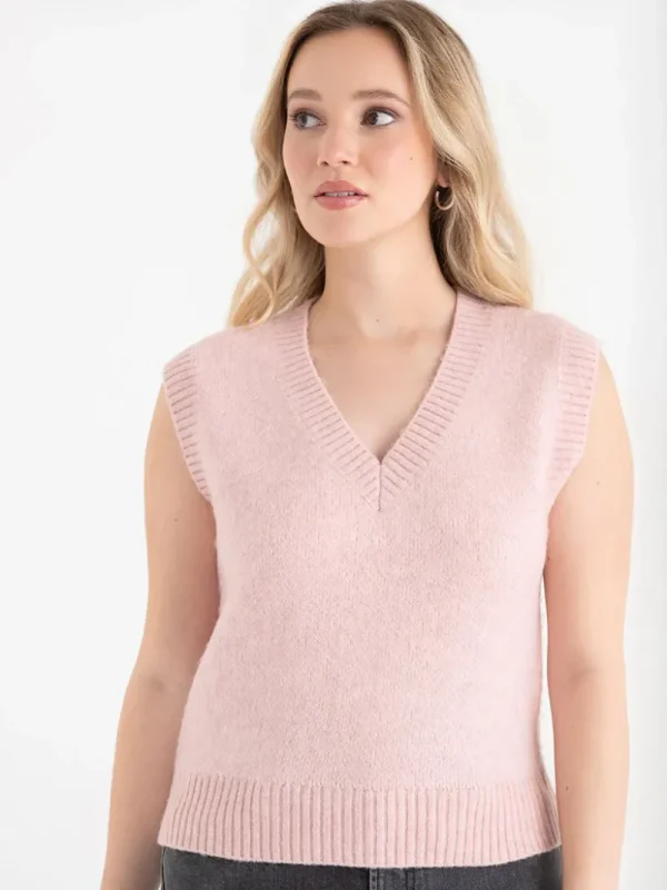 Ricki's Sweaters & Cardigans*V-Neck Sweater Vest