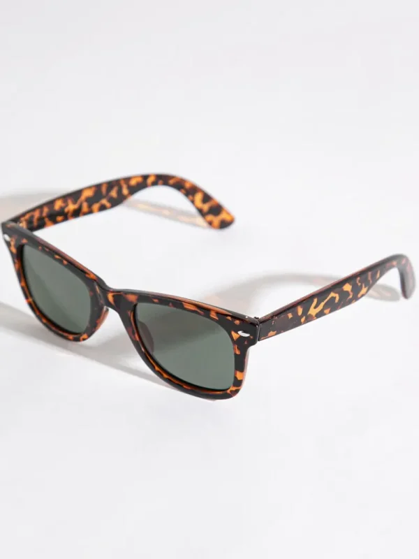 Ricki's Sunglasses*Wayfarer Frame Sunglasses with Case